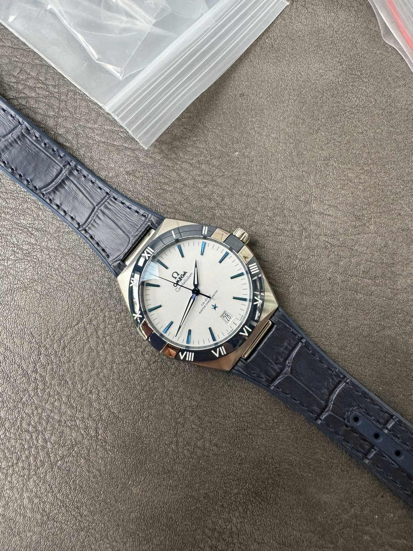 Versatile CBD Factory Omega Constellation Master Chronometer 41mm White Dial Blue Ceramic Bezel (131.33.41.21.04.001) 1:1 Super Clone – DD8900 Movement 344